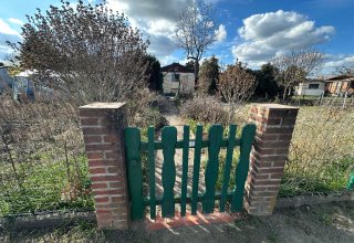 Großzügige Gartenparzelle mit 402 m² und vielseitiger Bebauung – Gang Sonnenrose – Parzelle 403